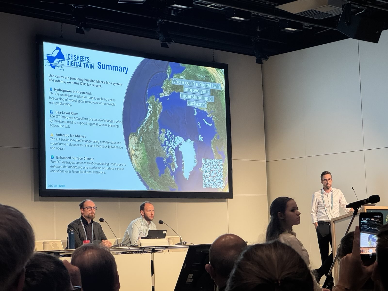 Team presenting at LPS25
